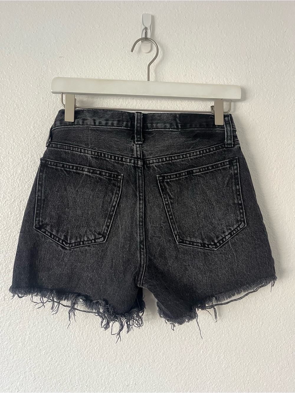 ABERCROMBIE & FITCH Mid Rise Boyfriend Short Size 24/00 Gray - Picture 5 of 5